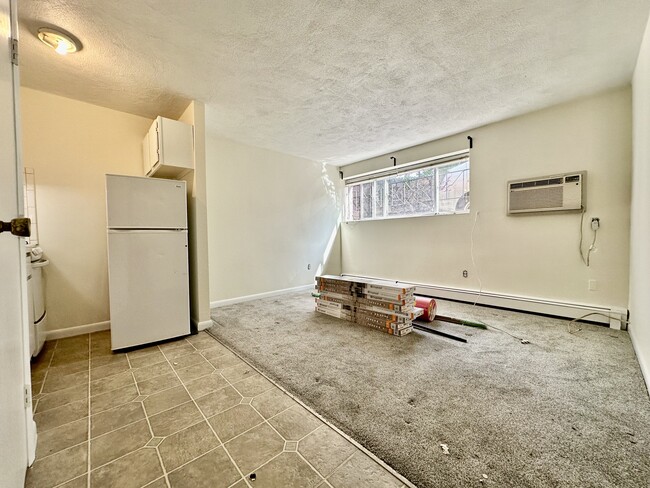 360 Market St, Unit B4