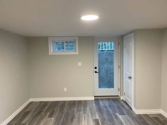 23 Woodman Dr in Brantford, ON - Building Photo - Building Photo