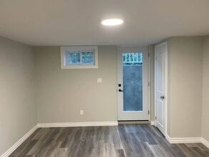 23 Woodman Dr in Brantford, ON - Building Photo - Building Photo