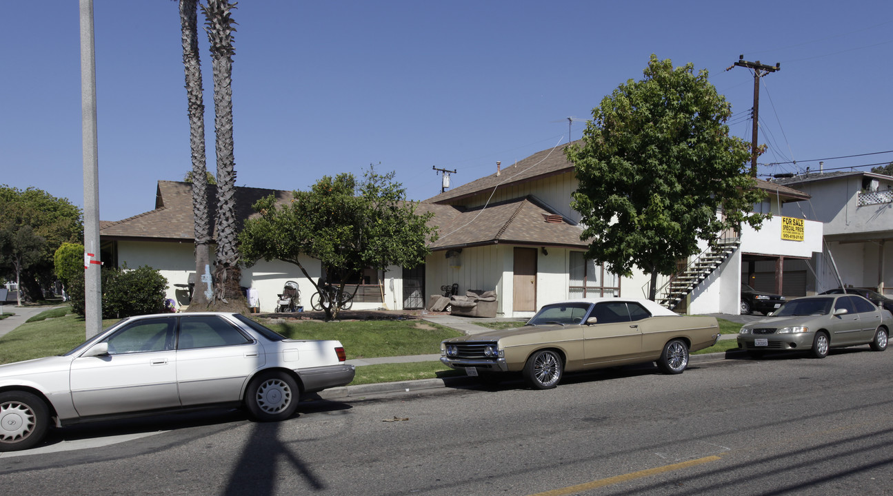 1761 Pomona Ave in Costa Mesa, CA - Building Photo