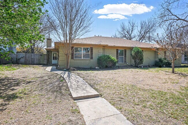 property at 4302 Segura Ct N