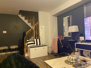 8291 Tulip Tree Dr in Niagara Falls, ON - Building Photo - Building Photo