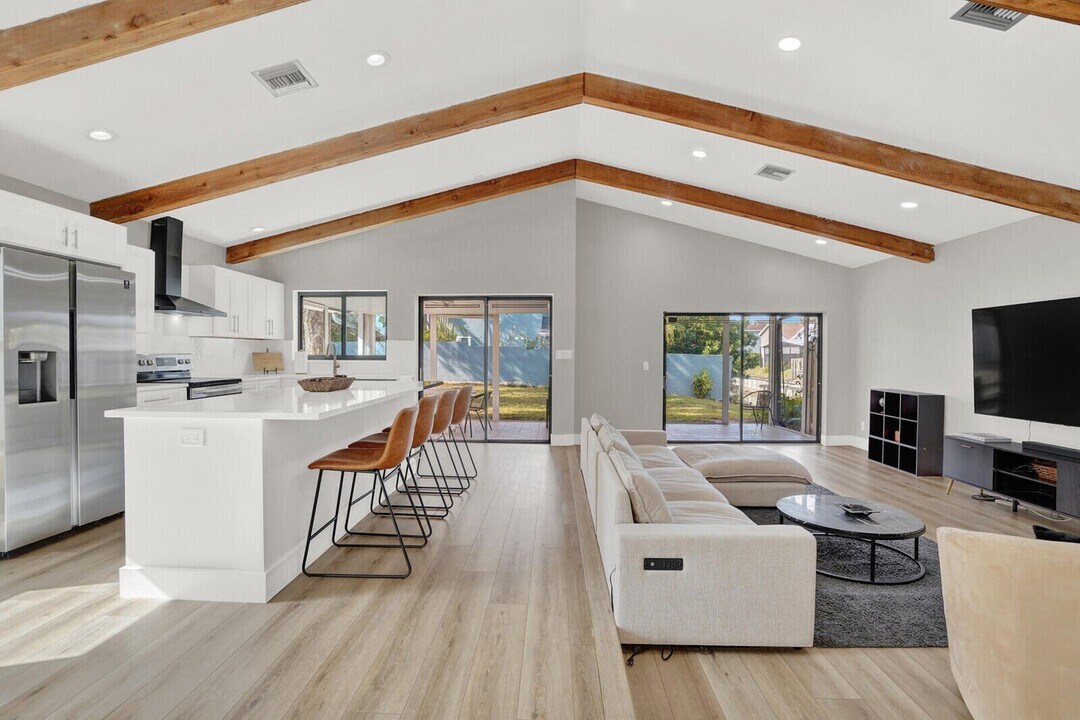 940 Rainberry Lake Dr in Delray Beach, FL - Building Photo