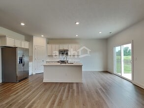 9202 Henley Ave in Reynoldsburg, OH - Foto de edificio - Building Photo