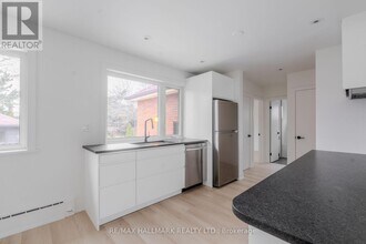 44 Robertsfield Crescent in Toronto, ON - Building Photo - Building Photo