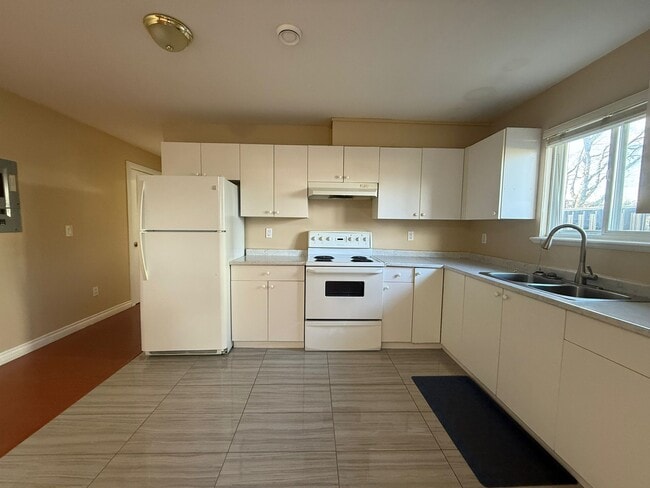 175 Pembina St in New Westminster, BC - Building Photo - Building Photo