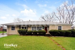 311 N Boehning St in Indianapolis, IN - Building Photo