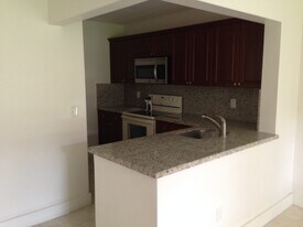 14933 SW 104th St in Miami, FL - Building Photo