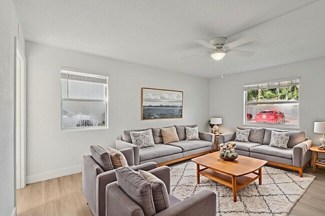 Haven on Canal Apartments in New Smyrna Beach, FL - Foto de edificio - Building Photo