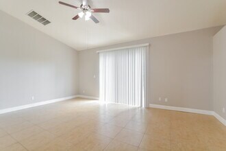 717 Modena St in St. Cloud, FL - Building Photo - Building Photo