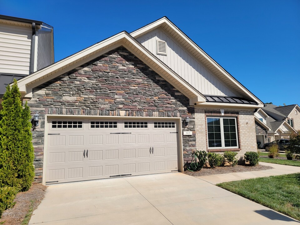 3819 Galloway Ct in High Point, NC - Building Photo