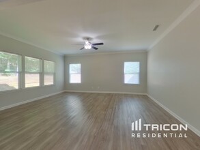5005 Sandi's Ct in Mount Holly, NC - Building Photo - Building Photo