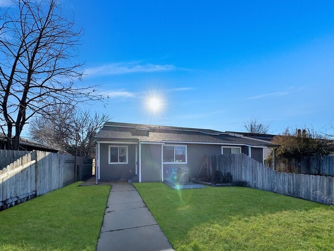 7053-7055 W Ustick Rd in Boise, ID - Building Photo - Building Photo