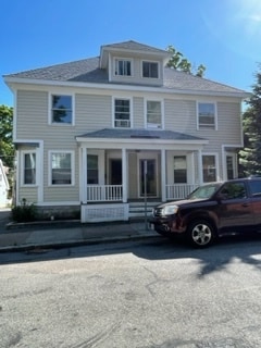 19 Central St, Unit 2 in Beverly, MA - Building Photo