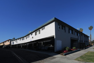 Buckingham Apartments in Los Angeles, CA - Building Photo - Building Photo