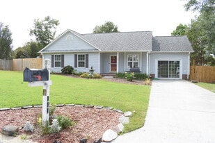 210 Hepworth Way in Wilmington, NC - Building Photo