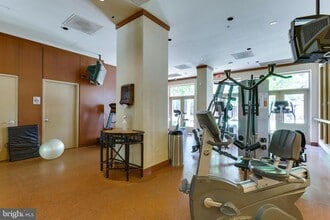 3101 N Hampton Dr in Alexandria, VA - Building Photo - Building Photo