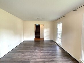 845 Colvin Ct in Herndon, VA - Building Photo - Building Photo