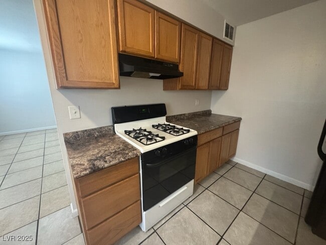 5248 Pebble Beach Blvd in Las Vegas, NV - Building Photo - Building Photo