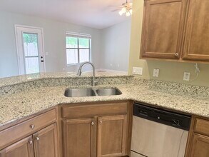 1944 Bay Pine Cir in Gulf Breeze, FL - Foto de edificio - Building Photo