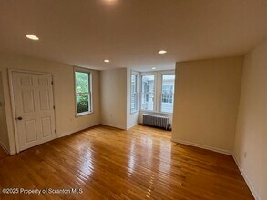 531 W Market St in Scranton, PA - Building Photo - Building Photo
