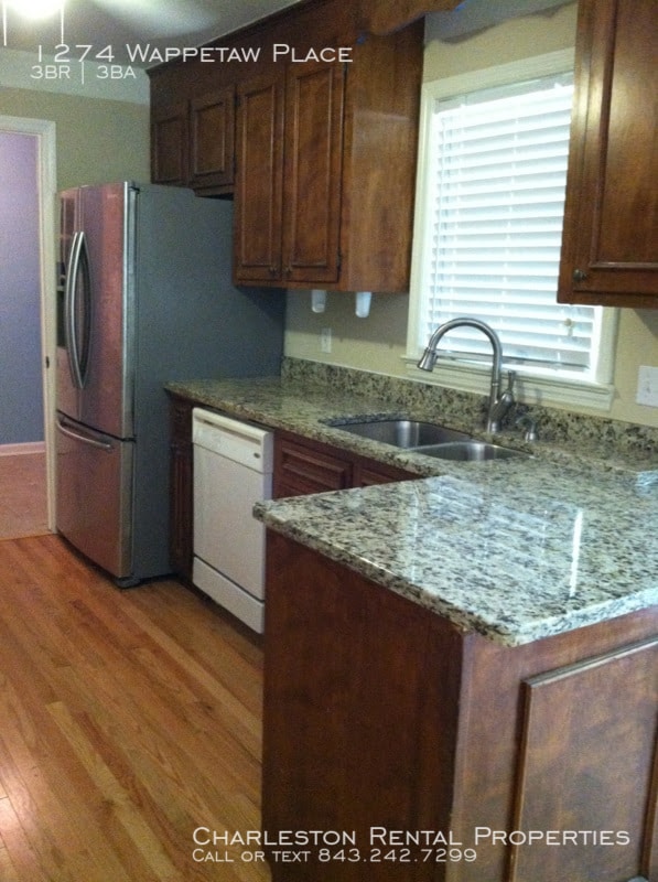 1274 Wappetaw Pl in Mount Pleasant, SC - Foto de edificio - Building Photo