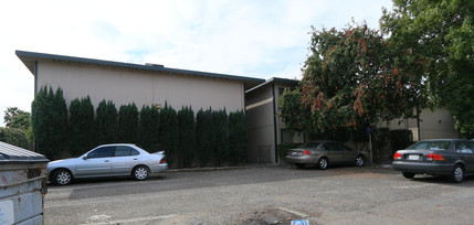 Kenrick Apartments in Yuba City, CA - Foto de edificio - Building Photo