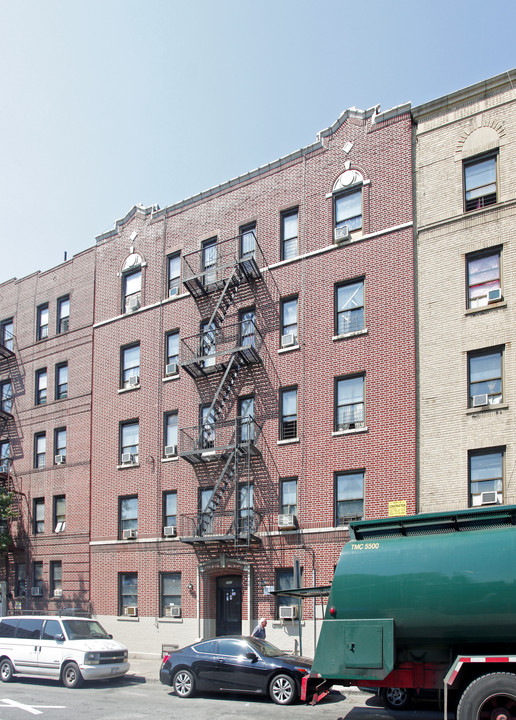 2265 Morris Ave in Bronx, NY - Building Photo