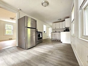 10 Benedict St in Plymouth, CT - Building Photo - Building Photo