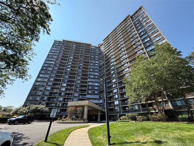 property at 1 Bay Club Dr