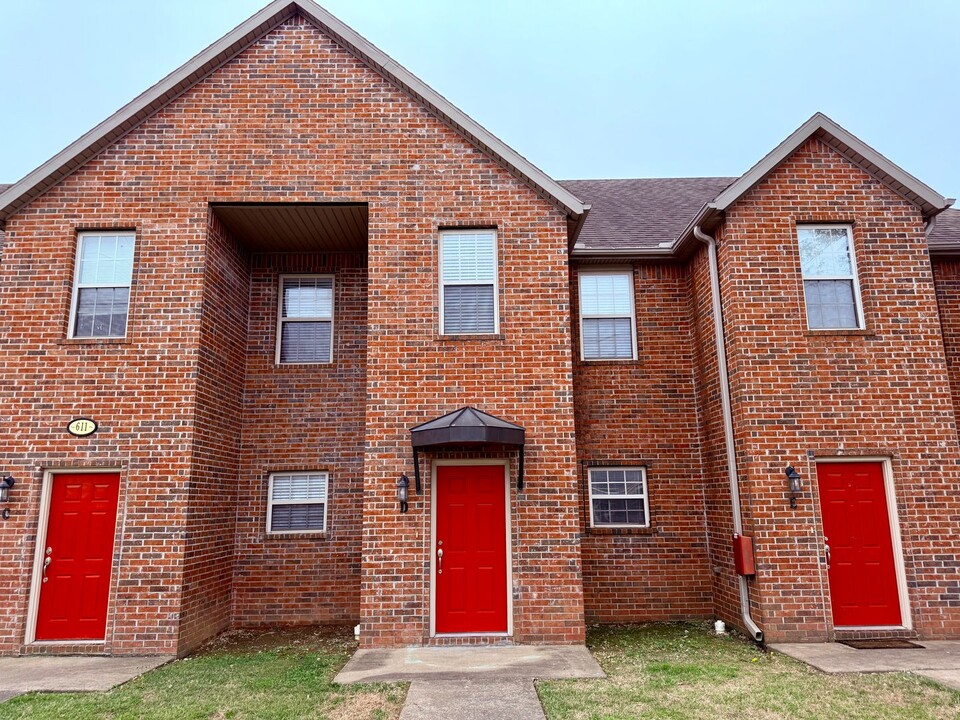 611-E Grove in Bethel Heights, AR - Building Photo