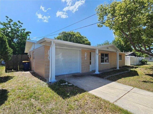 9210 Pegasus Ave in Port Richey, FL - Building Photo - Building Photo