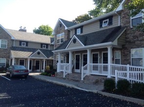 Fairfield Courtyard East At Farmingdale in Farmingdale, NY - Building Photo - Building Photo