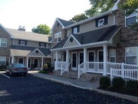 Fairfield Courtyard East At Farmingdale in Farmingdale, NY - Foto de edificio - Building Photo