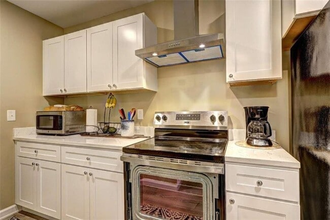 1976 Peach Shoals Cir in Dacula, GA - Building Photo - Building Photo
