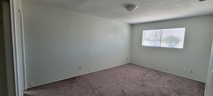 471 S Simpson Ave in Hemet, CA - Foto de edificio - Building Photo