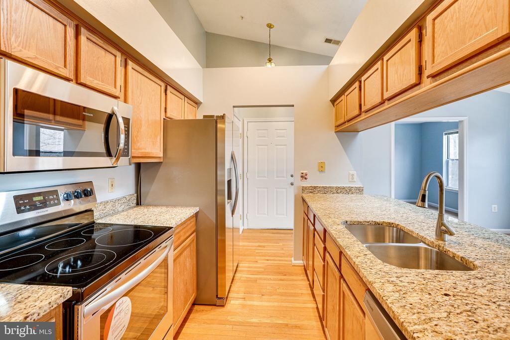 2808 Clear Shot Dr in Silver Spring, MD - Building Photo