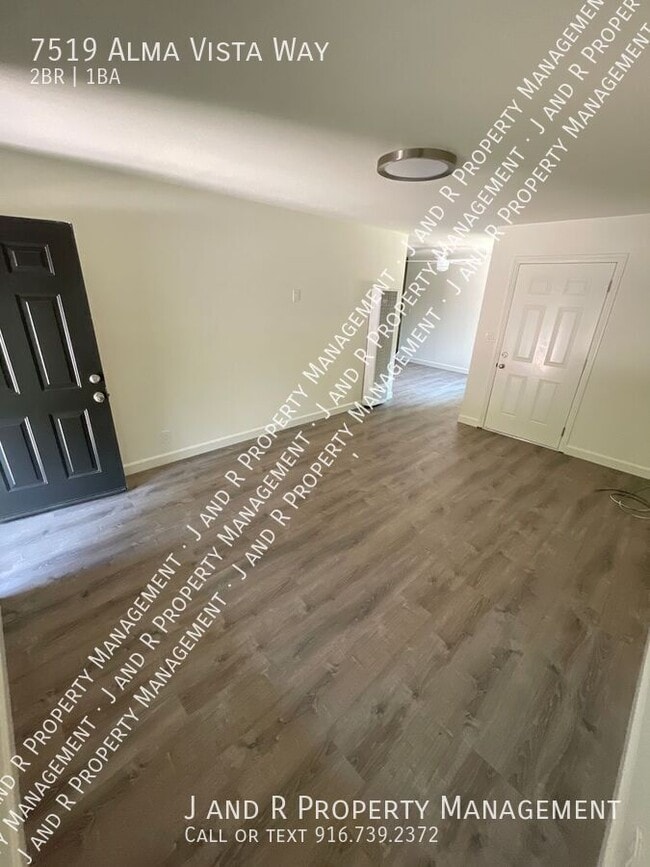 7519 Alma Vista Wy in Sacramento, CA - Building Photo - Building Photo