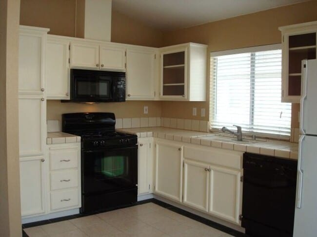 6777 Alamar Way in Elk Grove, CA - Building Photo - Building Photo
