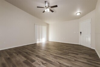 5035 Belmont Park Ln in Mulberry, FL - Foto de edificio - Building Photo