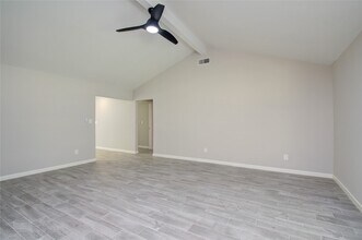 7902 La Roche Ln in Houston, TX - Building Photo - Building Photo