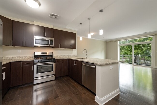 130 Tremont St in Melrose, MA - Foto de edificio - Building Photo