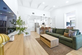 1248 SW 32nd St in Fort Lauderdale, FL - Building Photo - Building Photo