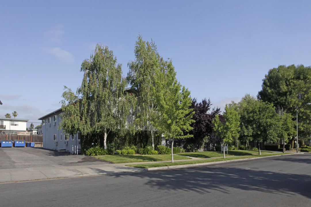 Diamond Creek Apartments in Sunnyvale, CA - Building Photo