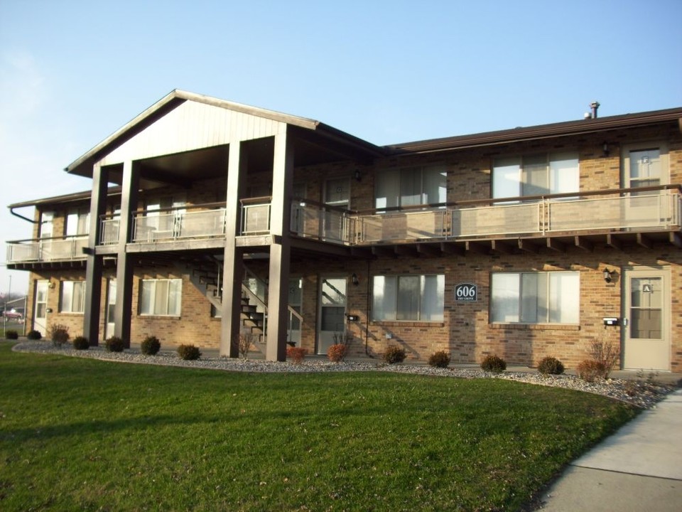 606 Dry Grove in Normal, IL - Foto de edificio