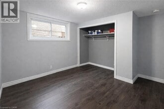 14 Grenadier Rd in Cambridge, ON - Building Photo - Building Photo