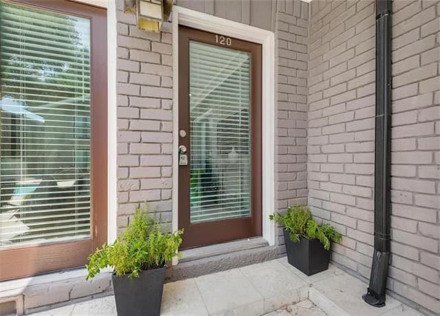 10211 Regal Oaks Dr in Dallas, TX - Building Photo - Building Photo