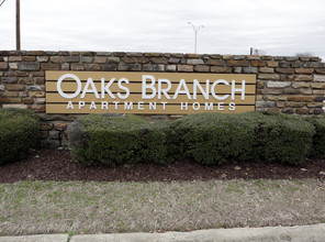 Oaks Branch Apartments in Garland, TX - Building Photo - Building Photo