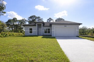 940 Sterling St E in Lehigh Acres, FL - Building Photo