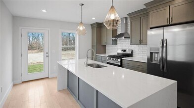 133 Graystone St in Warwick, RI - Building Photo - Building Photo